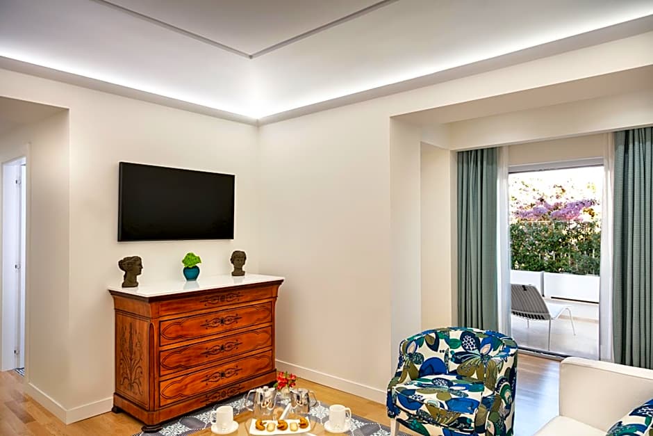 Pazziella Garden & Suites