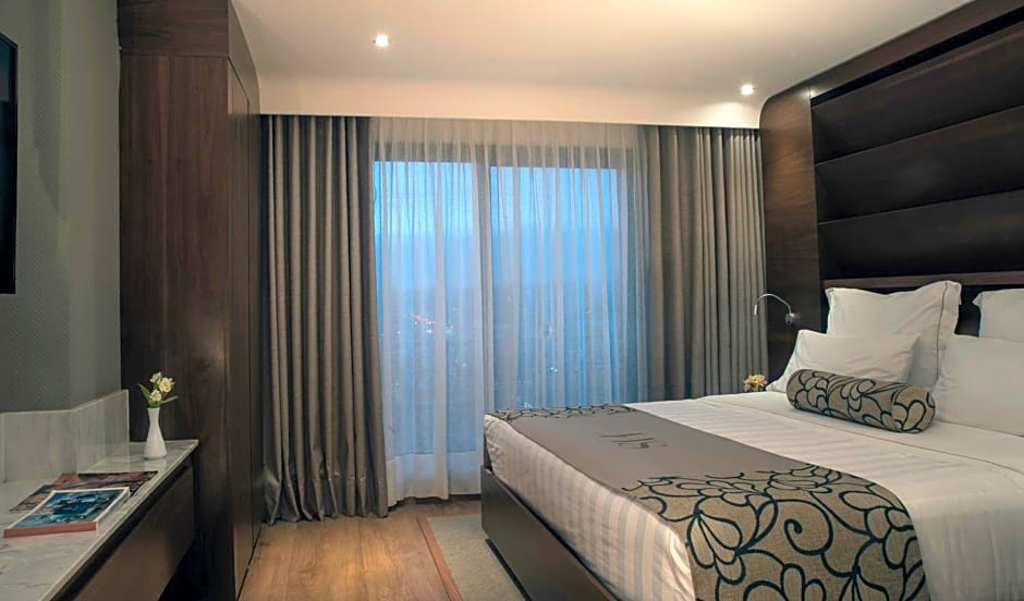 HS HOTSSON Hotel Leon
