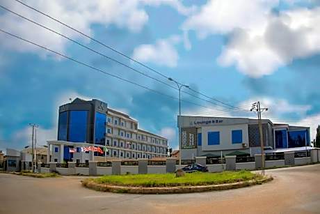 Deja Vu Hotel and Suites