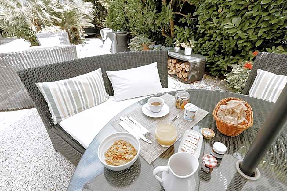 Ideal Sejour Cannes - Stylish Boutique Hotel with quiet garden