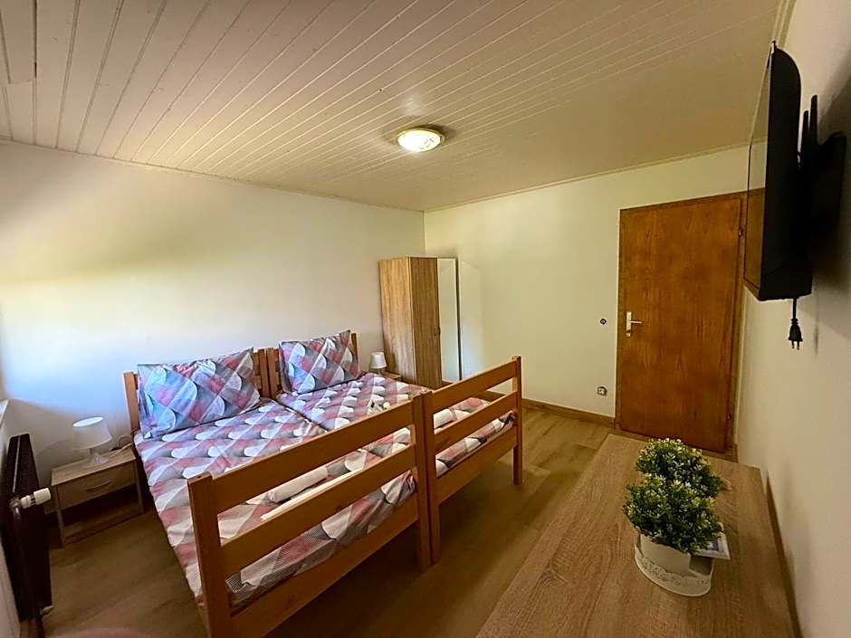 Bed & Breakfast LakeBled House