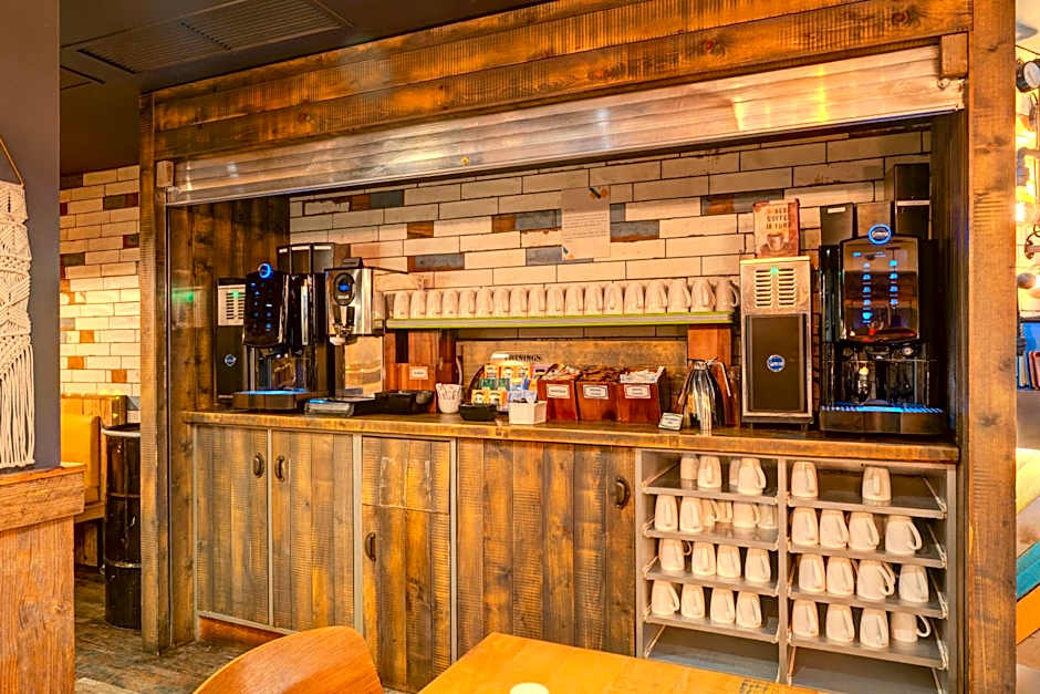 Manchester Portland By Sunday