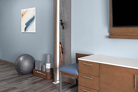 Standard Queen Room with Two Queen Beds and Mobility Accessible Tub