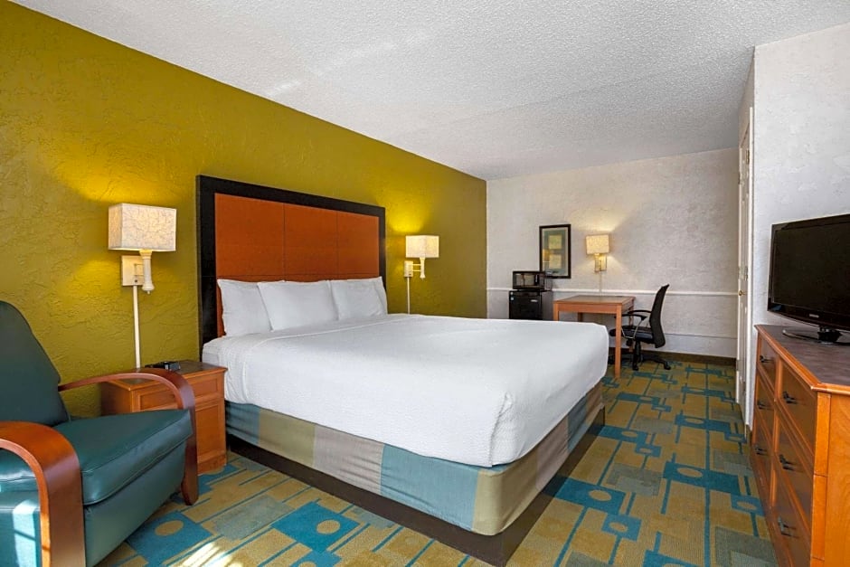 La Quinta Inn & Suites by Wyndham Tampa Bay Airport