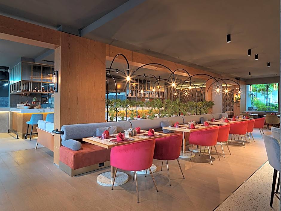 La Green Hotel & Residence