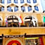 Queens Suite Hotel