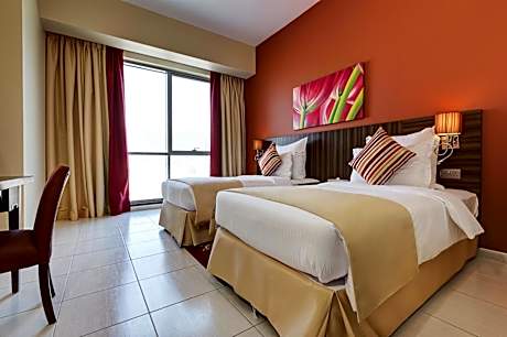 Deluxe Two Bedroom Apartment with Balcony