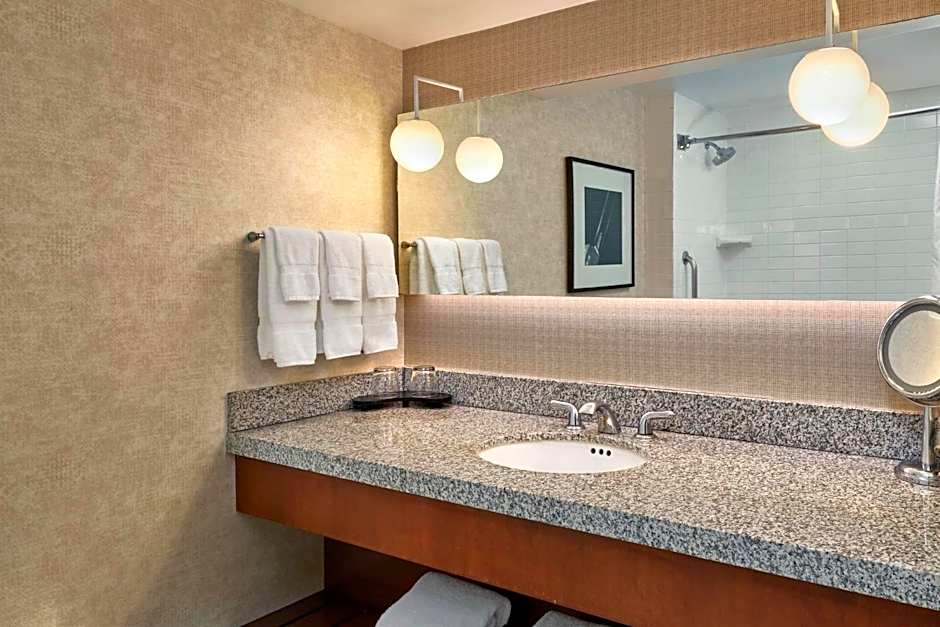 Loews Hollywood Hotel
