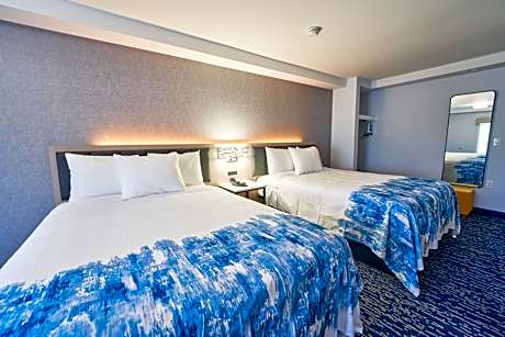 Queen Room with Two Queen Beds (Non-Smoking)