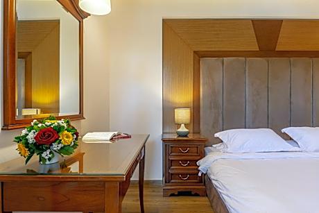 Superior Apartment - 131 ft² with Pool View