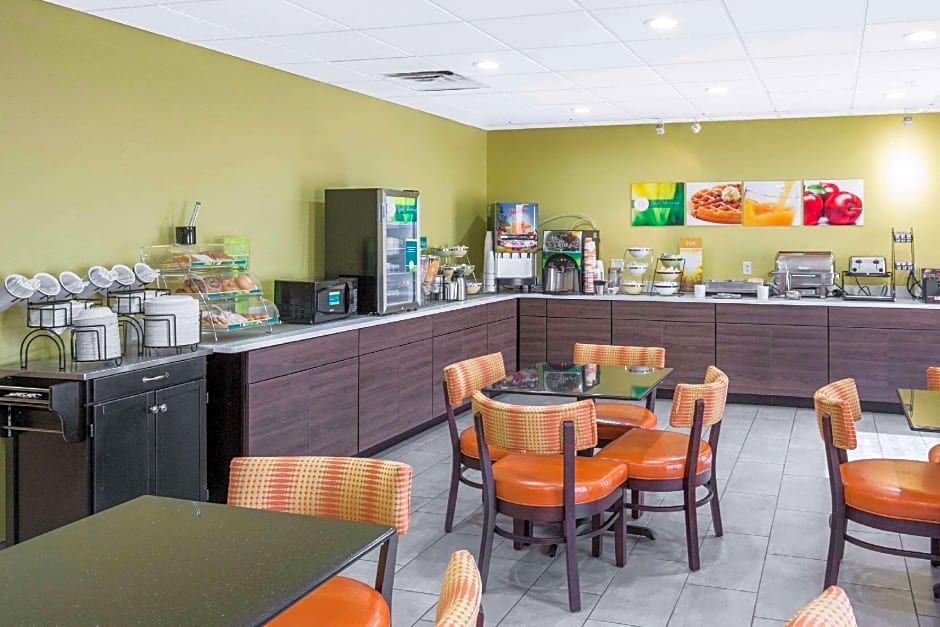 Quality Inn & Suites Arnold – St Louis – Arnold, MO
