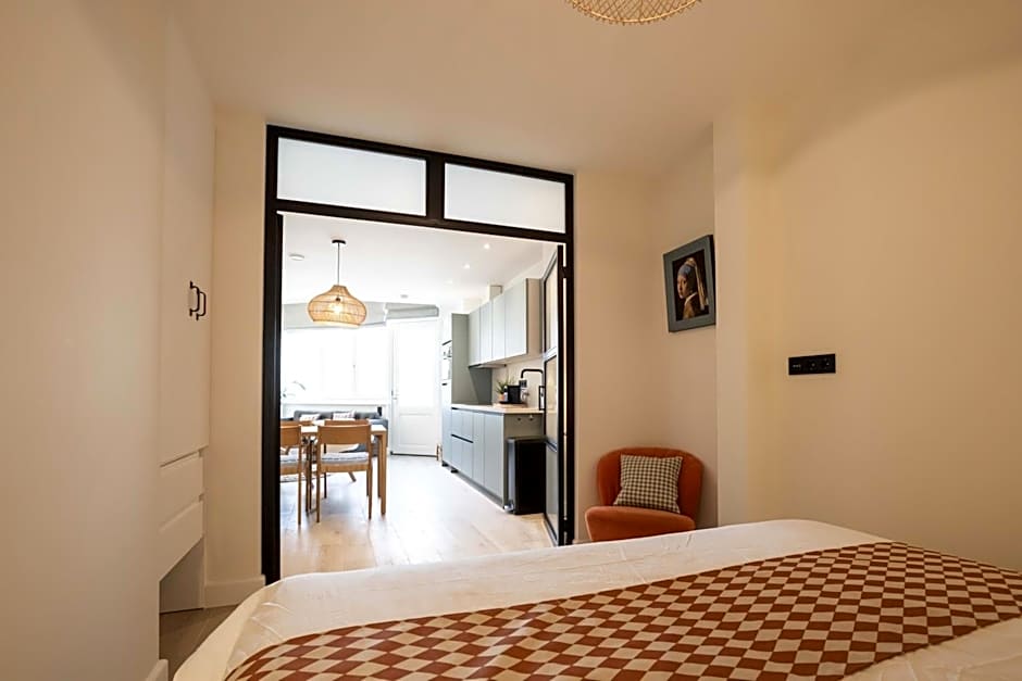 Modern two bedroom apartment close to the beach