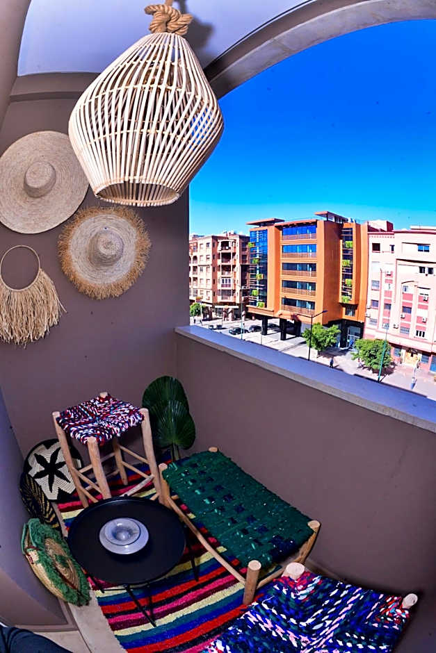 Appartement de prestige climatisé à l'hivernage 400m de la Gare