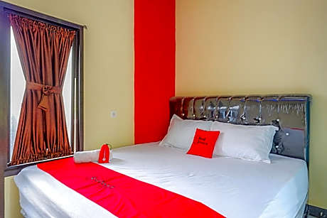 RedDoorz @ Gerbang Dieng Plateau Area