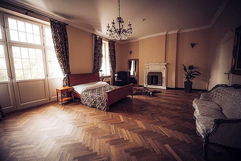 Pałac Borowa