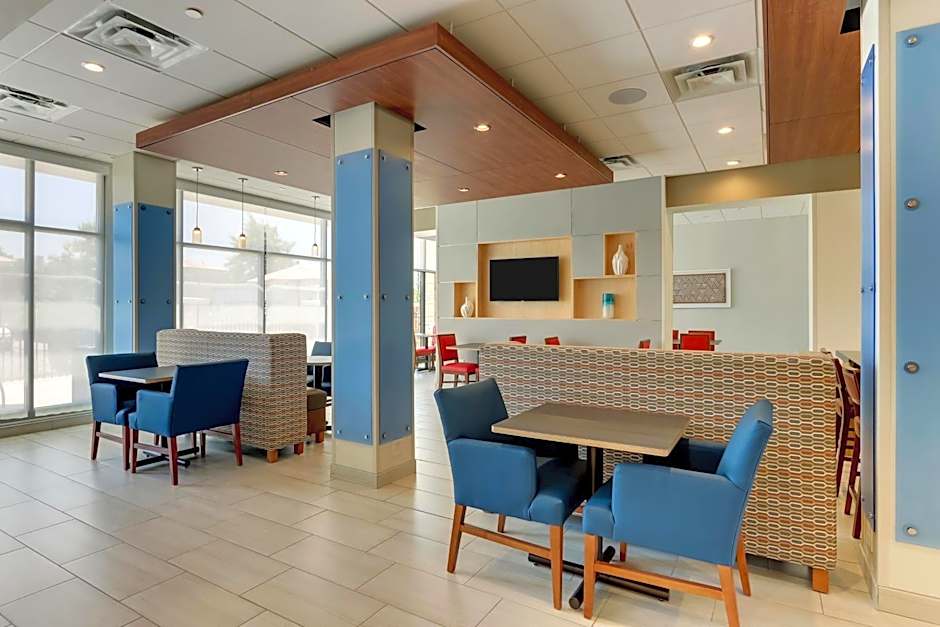 Holiday Inn Express Wilmington - Porters Neck By IHG