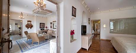 Junior Suite: 20% off on Food & Beverage services, Complimentary village walk