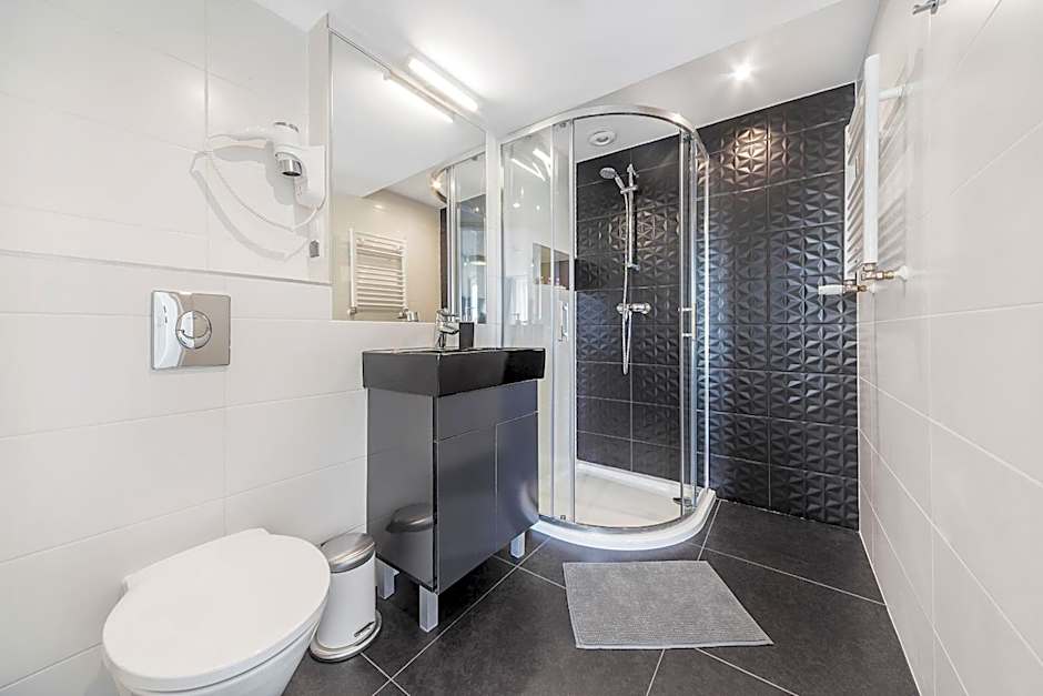 Six Suites, Old Town