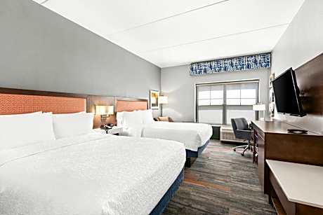 Queen Room with Two Queen Beds - Mobility Accessible