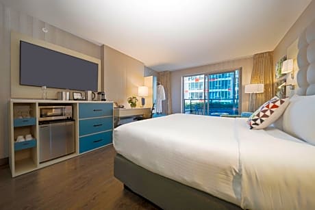 Deluxe King Room with Balcony