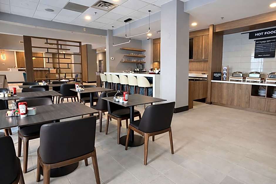 Holiday Inn & Suites Mississauga West / Meadowvale By IHG