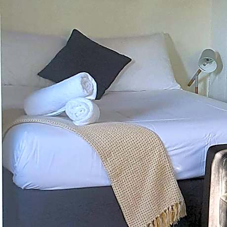 Batemans Bay Holiday Park & Hostel