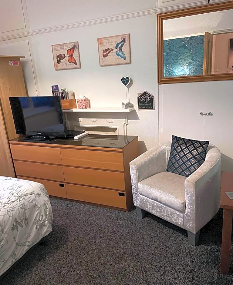 EsJays at Knowles House