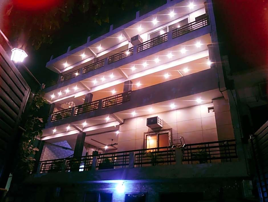 Hotel Seven