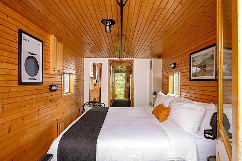 Loge Glacier – Essex, MT