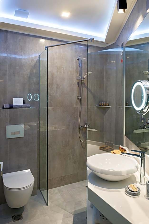 Sea Level Hotel by Diomedes Group