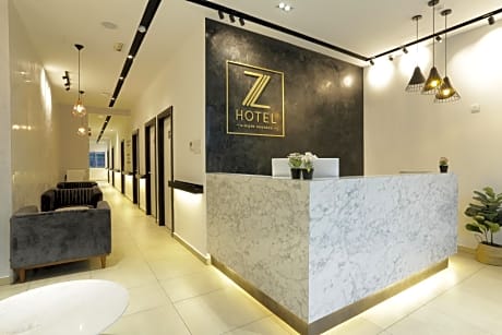 Z Hotel Ara Damansara, LRT, Mall, Airport