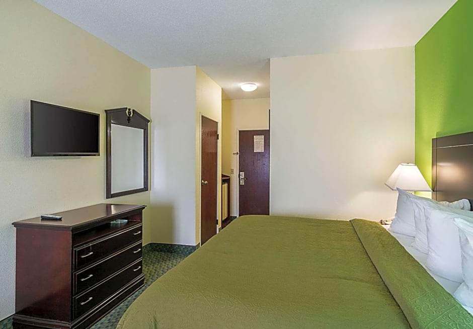 Quality Inn & Suites near I-80 and I-294