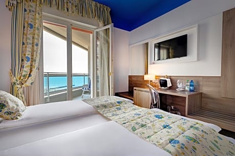 Double Room with Partial Sea View