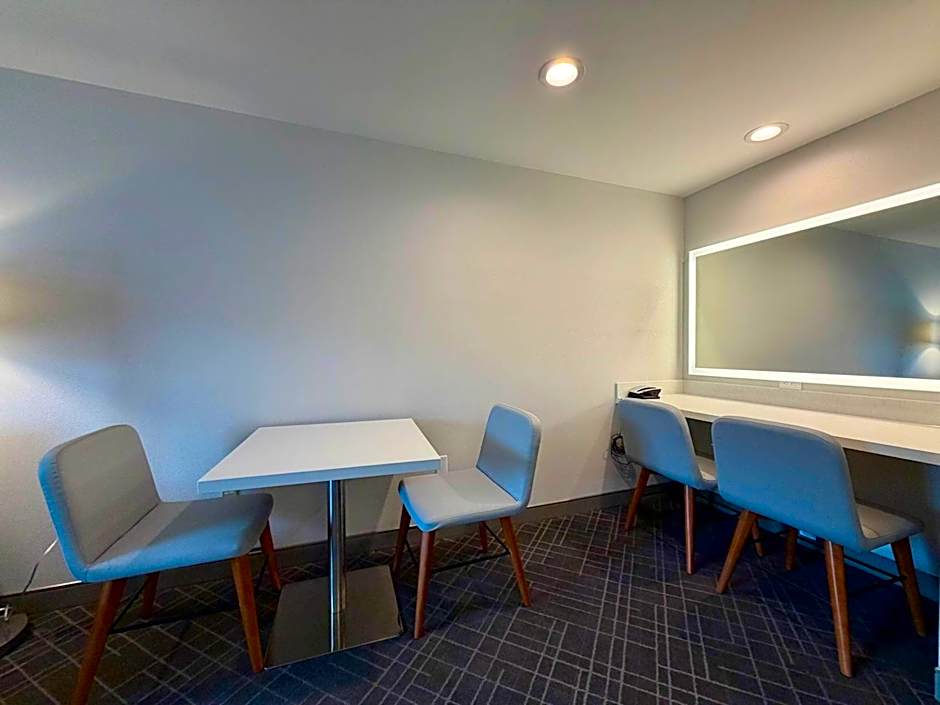 Comfort Inn & Suites Sturbridge-Brimfield
