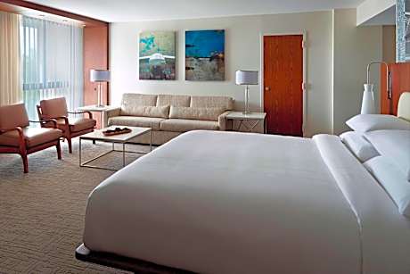 King Room with Parlor - Hearing Accessible