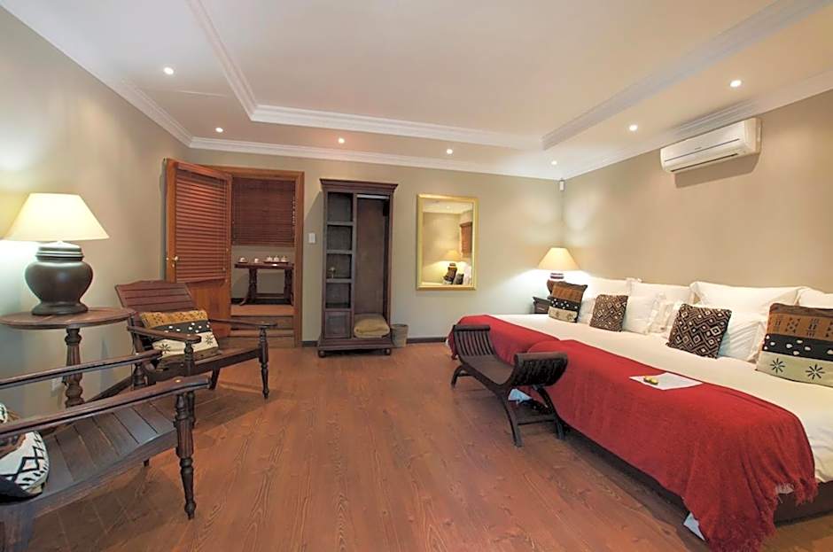 Tuskers Bush Lodge B&B