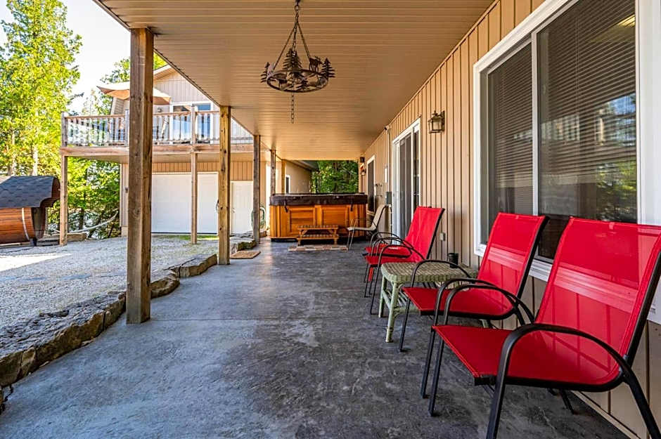 Waterfront W Sauna, Hot Tub & Boat Slip