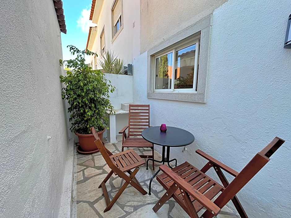 Ljmonade Hostel