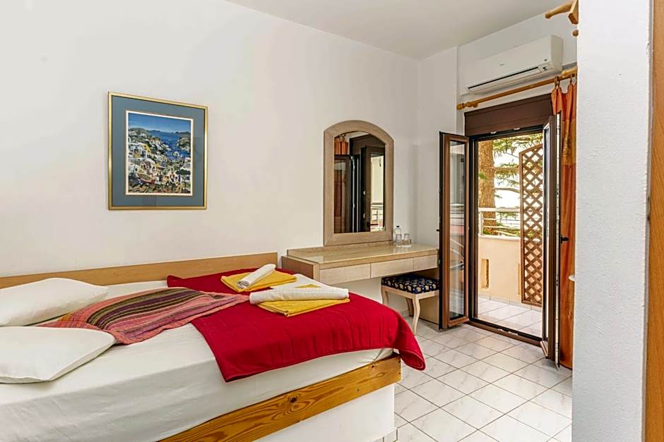 Alexander Beach Hotel