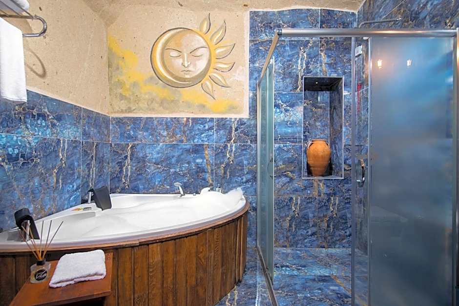 Cappa Via Cave Hotel