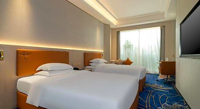 Easeland Hotel