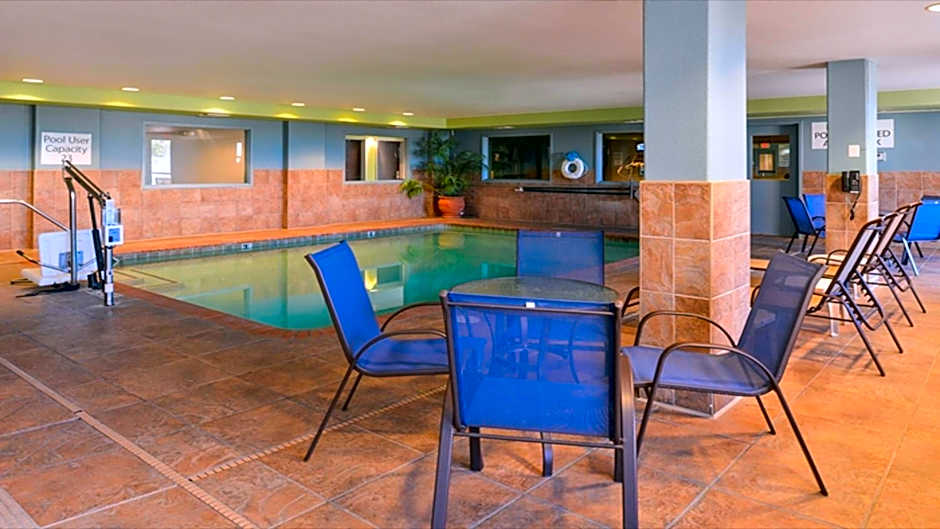 Holiday Inn Express Woodland By IHG