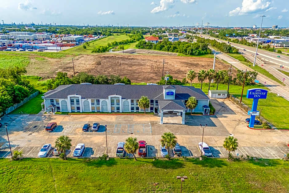 Capital O Fairway Inn - Baytown La Porte TX