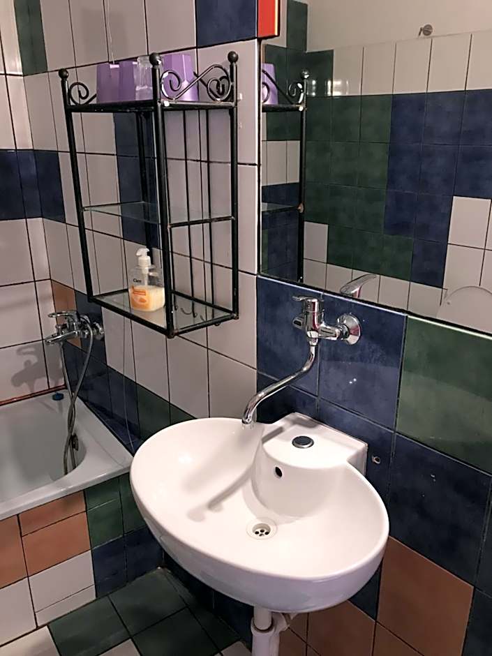 Hotel sebarozvoja s možnosťou získania poznania a inšpirujúcich prostriedkov na uplatňovanie vedomia, premenu seba a prostredia interiéru