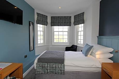 Single Room with Private Bathroom