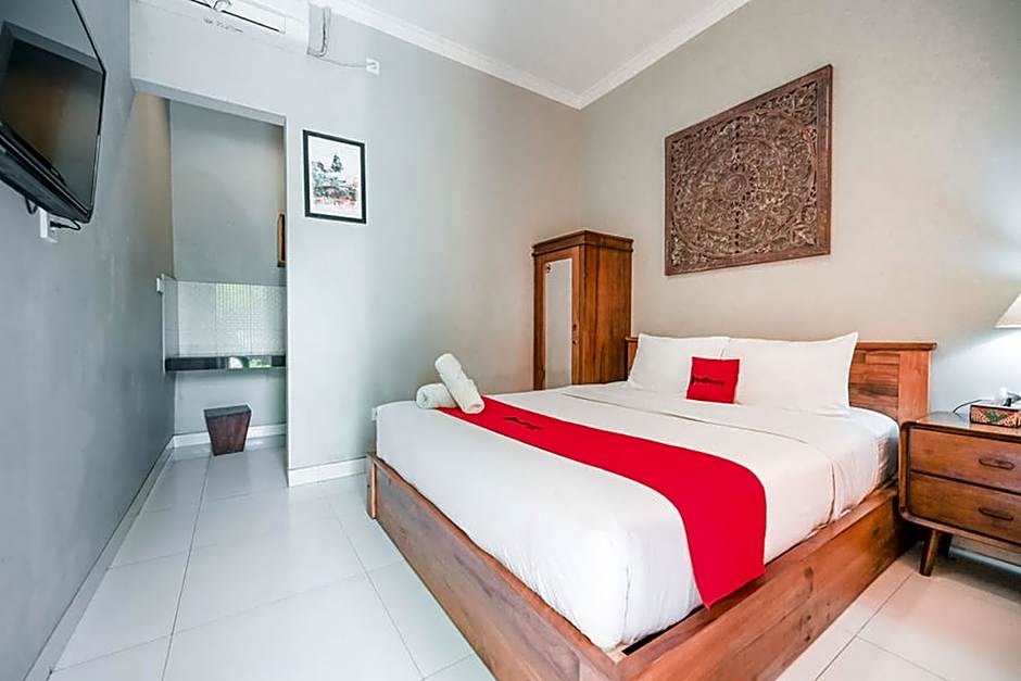 RedDoorz near Mertasari Beach 2