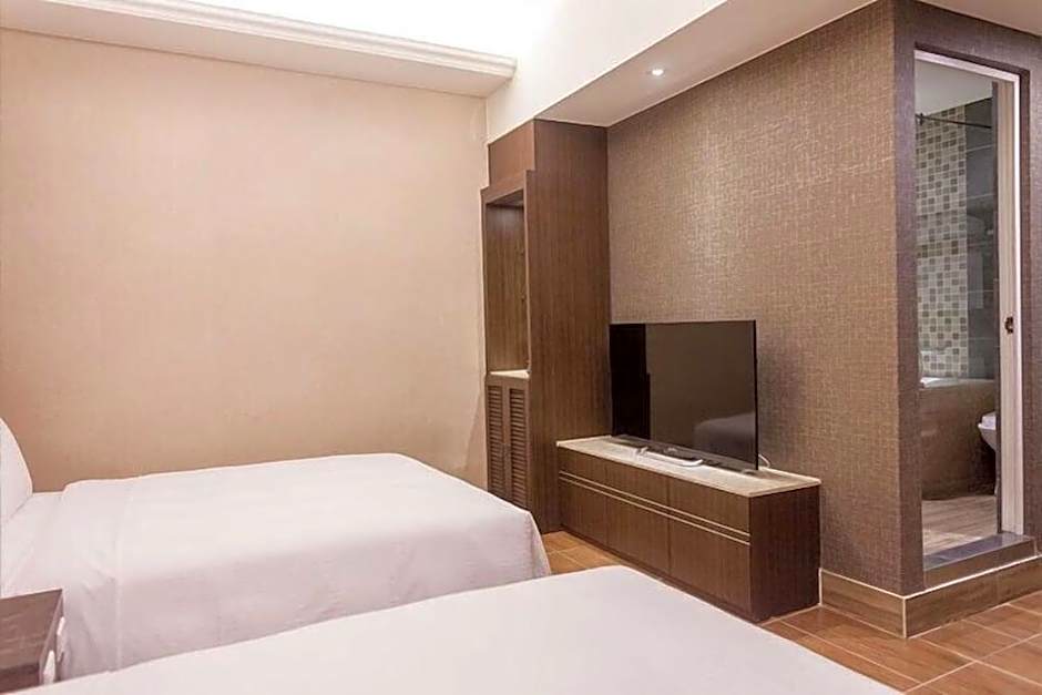 Maple Hotel Second Branch