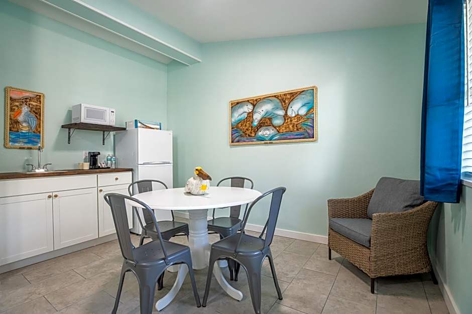 Salt Air Inn & Suites