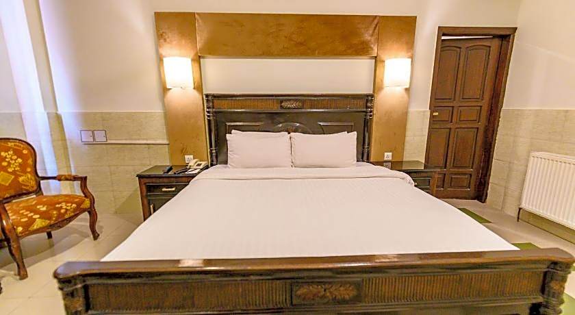 Hotel One Mall Road Murree