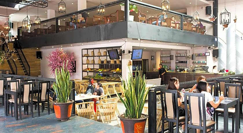 Hai Ba Trung Hotel and Spa